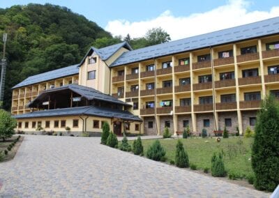 Відпочинок в Карпатах Літом