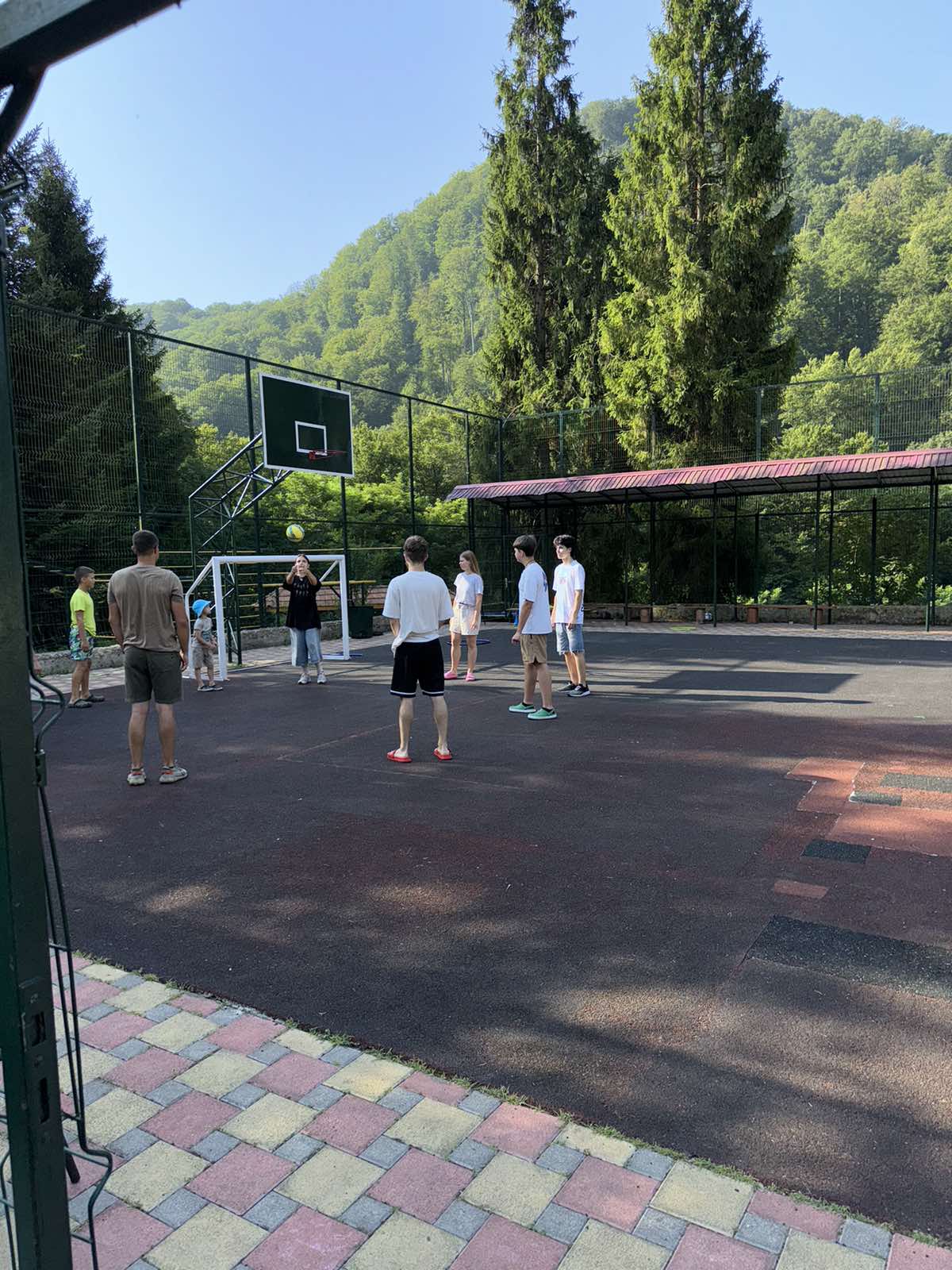 Літній відочинок у Карпатах з харчуванням та басейном
